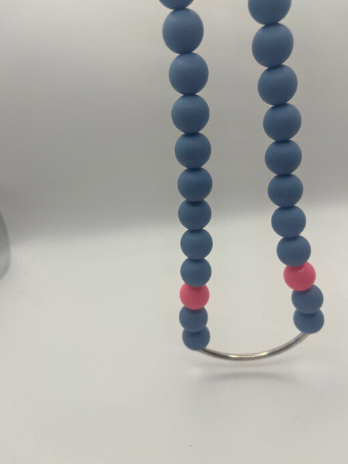 Beautiful Jewels by Els blue necklace with pink pops!